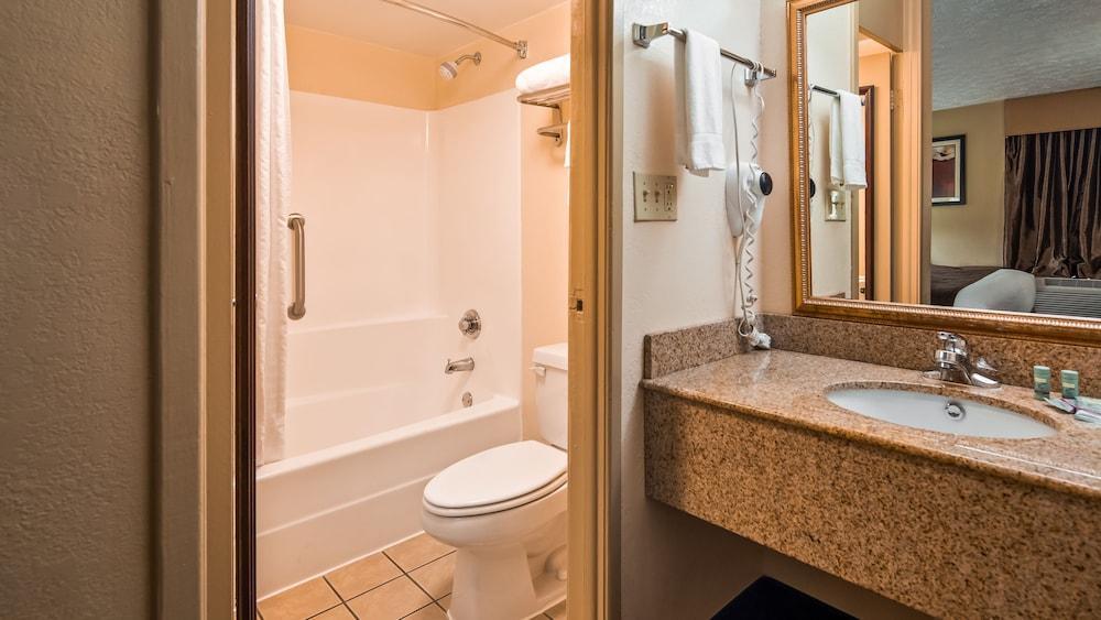 Clarion Pointe - Atlanta South Hotel Morrow
