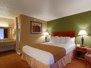 Clarion Pointe - Atlanta South 3*
