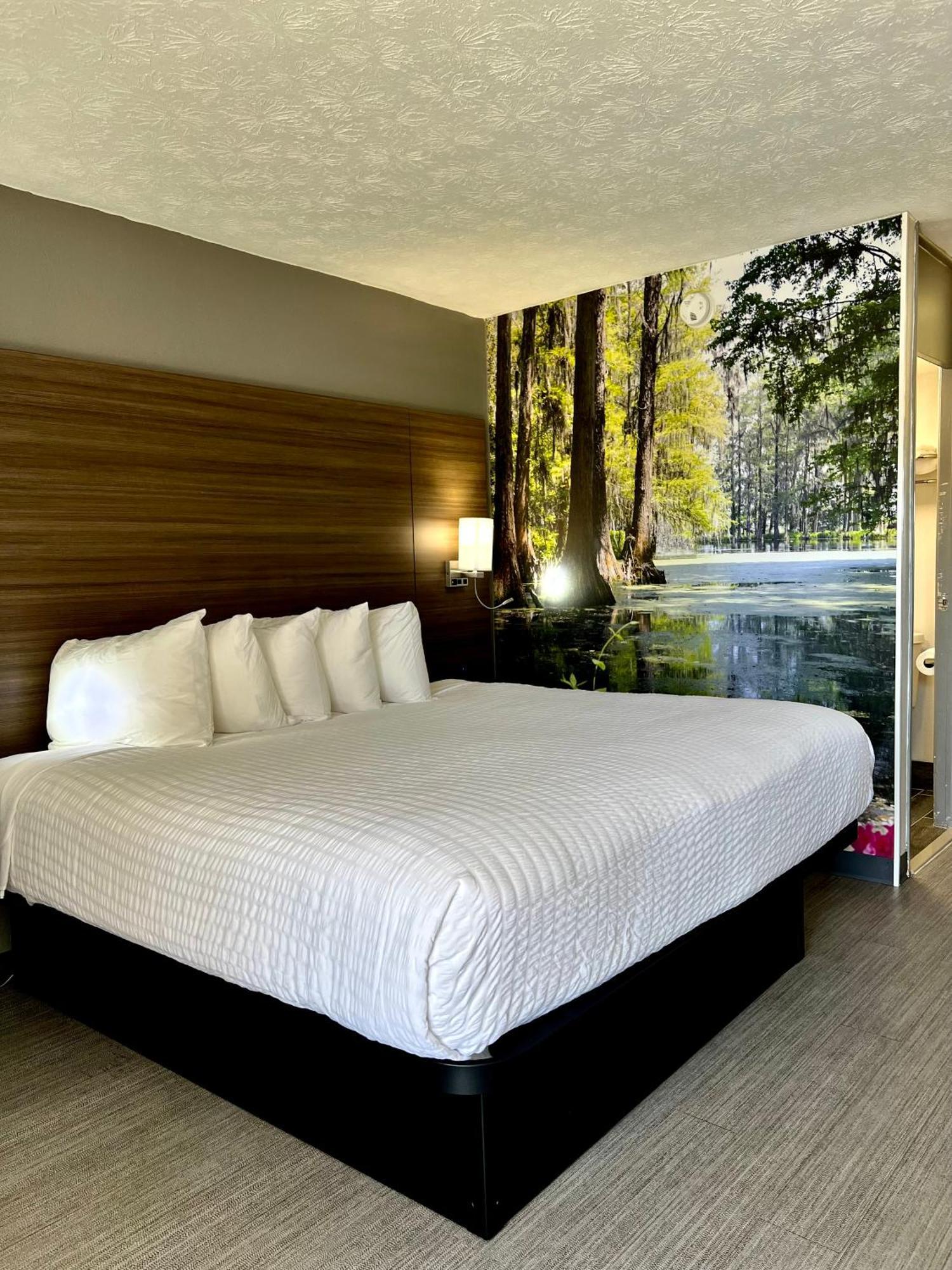 Clarion Pointe - Atlanta South Hotel